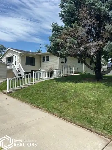 607 S 12th Street, Marshalltown, IA 50158