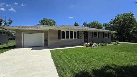 701 10Th Street N, Northwood, IA 50459