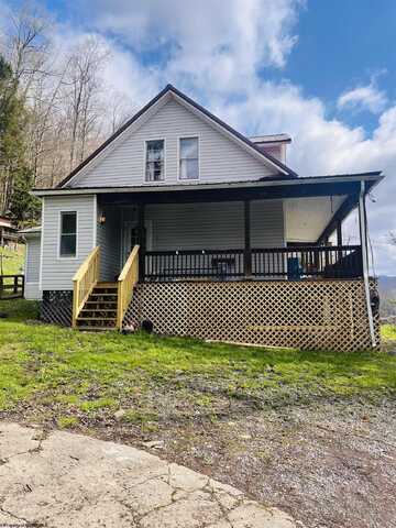 315 Maple Avenue, Rowlesburg, WV 26425