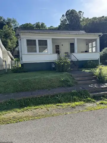 506 Broad Street, Weston, WV 26452