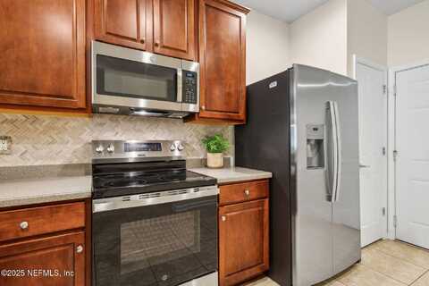 7023 ROUNDLEAF Drive, Jacksonville, FL 32258