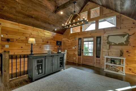 32 Kensington Drive, Mineral Bluff, GA 30559