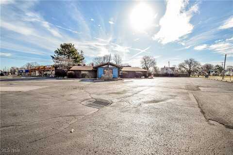 28810 Lake Shore Boulevard, Willowick, OH 44095