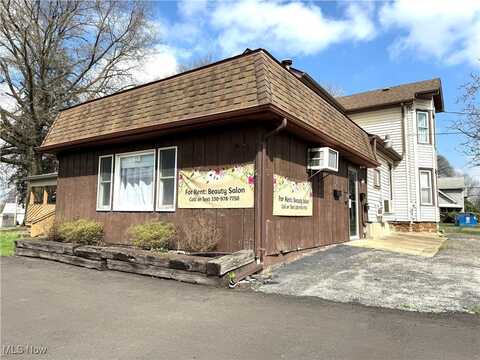 398 Robbins Avenue, Niles, OH 44446