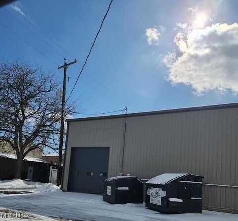 139 Ashwood Lane, New Philadelphia, OH 44663