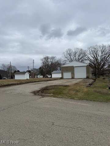 303 Dewey Avenue, Newcomerstown, OH 43832