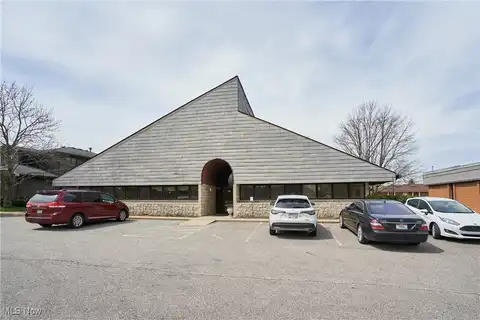 70 N Miller Road unit: 1, Fairlawn, OH 44333