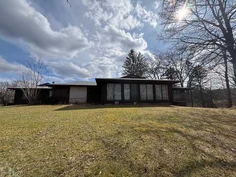 4612 Medina Road, Akron, OH 44321