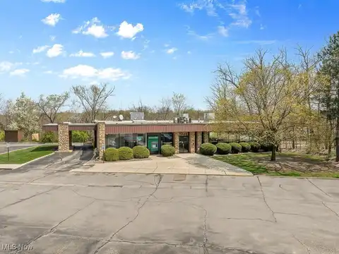 11221 Pearl Road unit: 8, Strongsville, OH 44136