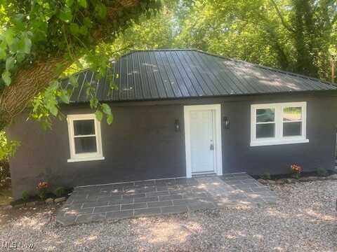 1650 Adamsville Road, Zanesville, OH 43701