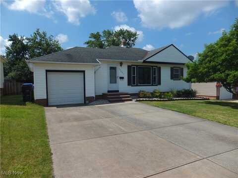 13621 Bellbrook Drive, Brook Park, OH 44142