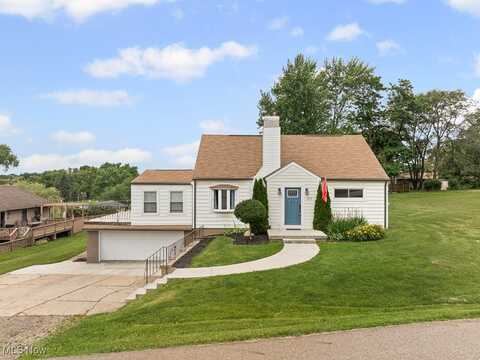 2515 Saratoga Avenue SW, Canton, OH 44706