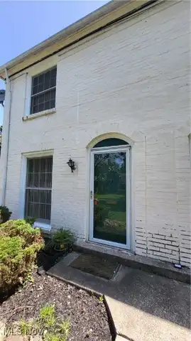23 Trenton T55 Square, Euclid, OH 44143