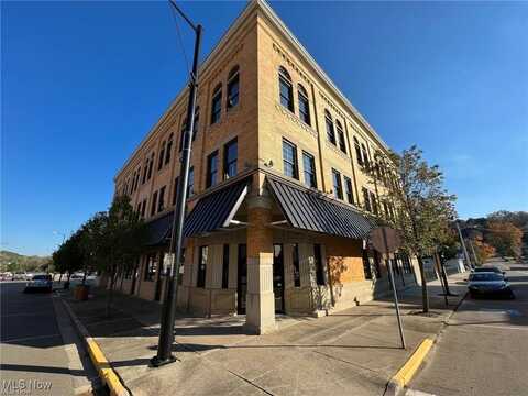 202 E 3rd Street, Uhrichsville, OH 44683
