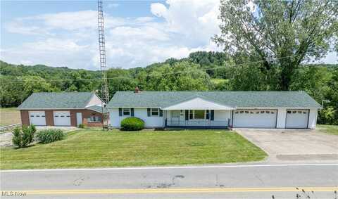 6088 Willowdale Avenue SE, Waynesburg, OH 44688