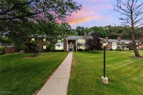 7030 Carriage Hill Drive unit: 202, Brecksville, OH 44141