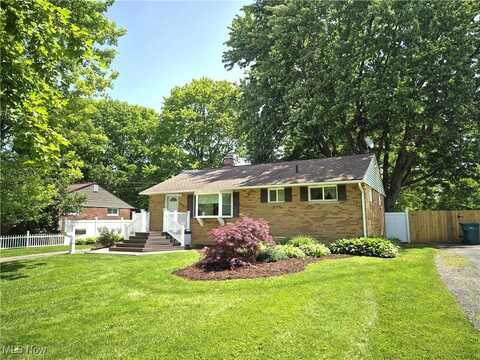 307 Cynthia Drive, Chardon, OH 44024