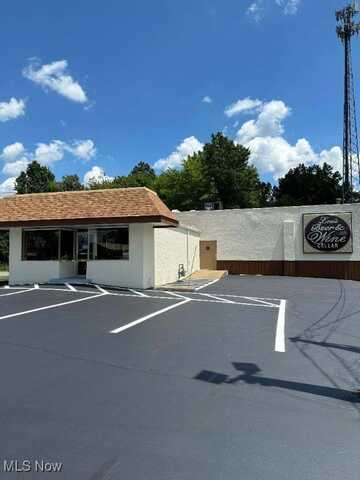 2975 S Canfield Niles Road, Youngstown, OH 44515