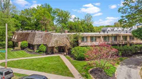 2215 Overlook Road, Cleveland Heights, OH 44106