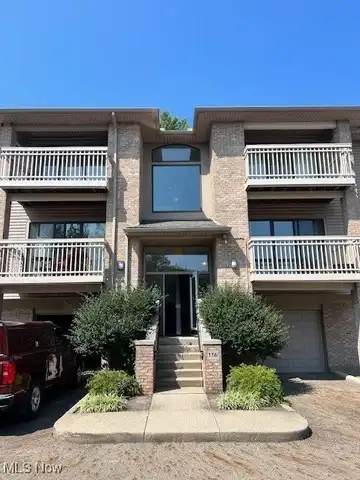 3800 Rosemont Boulevard unit: 116D, Fairlawn, OH 44333