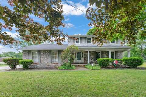 12385 Omar Drive NE, Hartville, OH 44632