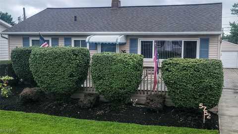 5752 Van Wert Avenue, Brook Park, OH 44142