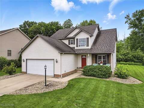 10450 Carrousel Woods Drive, New Middletown, OH 44442