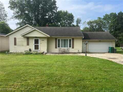 3290 NW Sweitzer Street NW, Uniontown, OH 44685