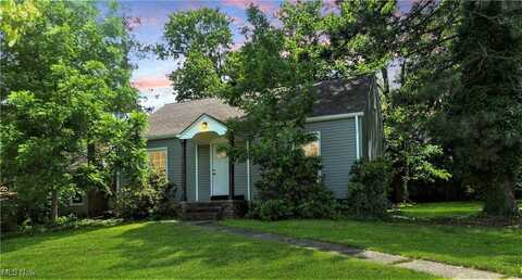 7685 Saratoga Road, Middleburg Heights, OH 44130