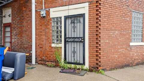 15300 Waterloo Road, Cleveland, OH 44110