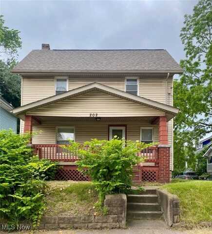 202 Denver Street, Akron, OH 44305