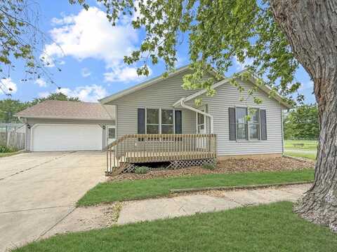 100 Adams Street, Ridott, IL 61067