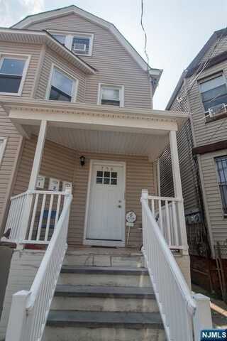 756 17th Street 1, Newark, NJ 07103