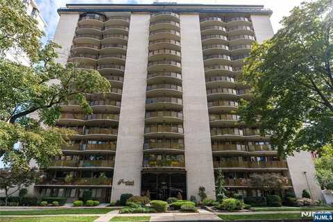 150 Overlook Avenue 2E, Hackensack, NJ 07601