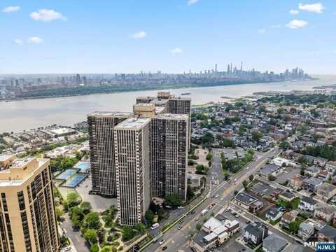 300 Winston 1822, Cliffside Park, NJ 07010