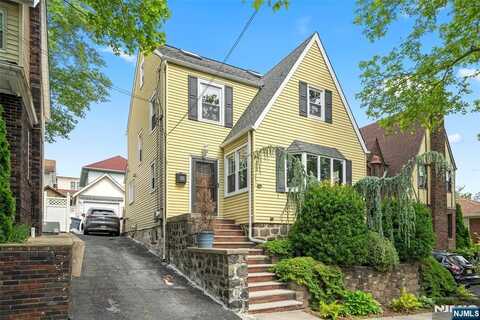 511 Lindberg Avenue, Cliffside Park, NJ 07010