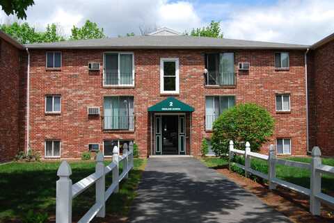 93 West Street, Milford, NH 03055