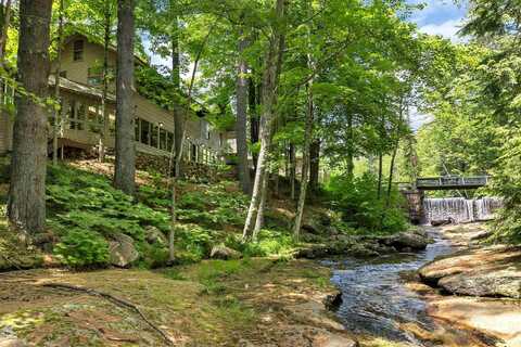 679 Kearsarge Road, Conway, NH 03860