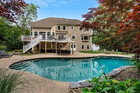 74 Settlers Court, Bedford, NH 03110