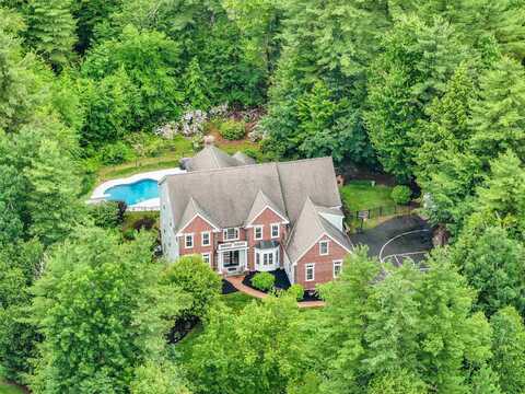 4 Chablis Court, Bedford, NH 03110