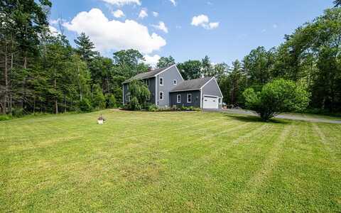 33 Hillside Road, Kingston, NH 03848