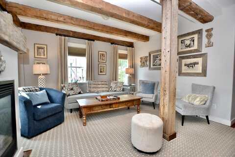 91 Main Street, Stowe, VT 05672