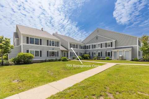 703 Springbrook Circle, Portsmouth, NH 03801