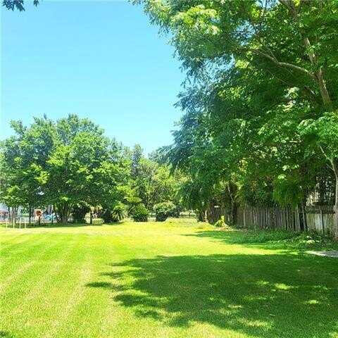 2112 NAPOLEON Avenue, New Orleans, LA 70115