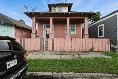 1635 FRENCHMEN Street, New Orleans, LA 70116