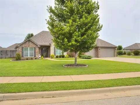 330 Parkhill Lane, Bartlesville, OK 74006