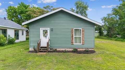 611 2nd Avenue, Warner, OK 74469