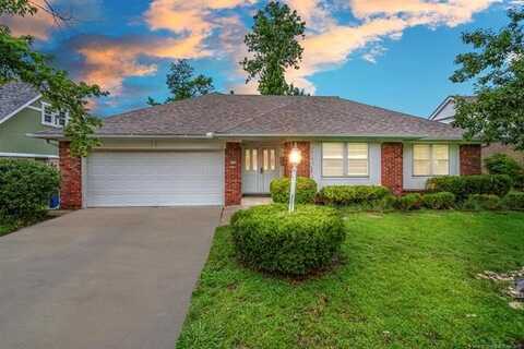 6725 E 51st Place S, Tulsa, OK 74145