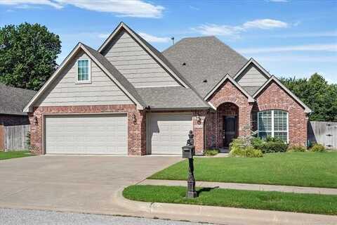 6904 S Chestnut Avenue, Broken Arrow, OK 74011