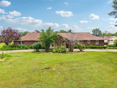24601 S Meadow Circle Drive, Claremore, OK 74019